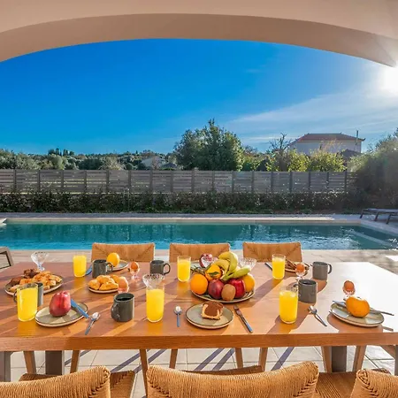 Classic Villa Atsoupades